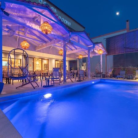 Adonis Hotel เปฟโกโฮรี ภายนอก รูปภาพ